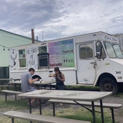 A Taste Of Molokai - The center of town sidewalk food truck