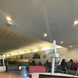 University of La Verne Wilson Library - Tables