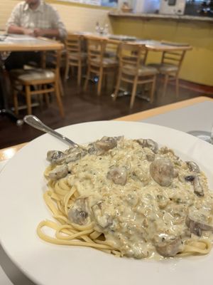 Little Henry's Italian Food by null