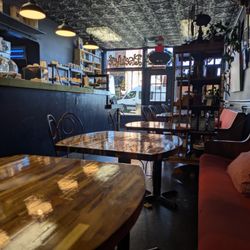 Coffee Elsewhere, Independence