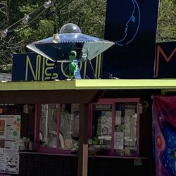 Neon Moon - Wow, an Alien has landed at Neon Moon!