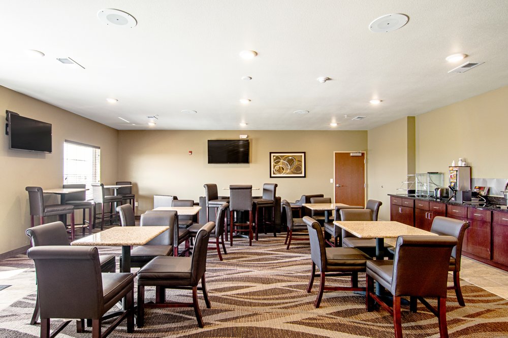 COBBLESTONE HOTEL & SUITES PAXTON with photos Updated August 2024