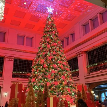 The Marshall Field's Walnut Room - American Near Me - Chicago, Illinois