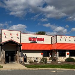 Hooters
