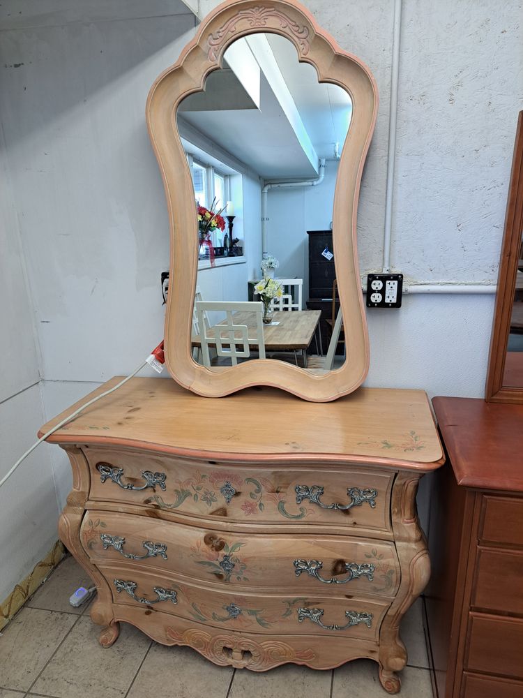 JAMS RESTORED FURNITURE Updated May 2024 20 Photos 2215 Harrison