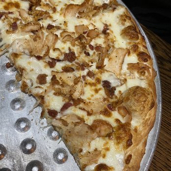 Brick And Forge Taproom - Alfredo Chicken Bacon Pizza - Wine Bars Near Me - Killeen, Texas