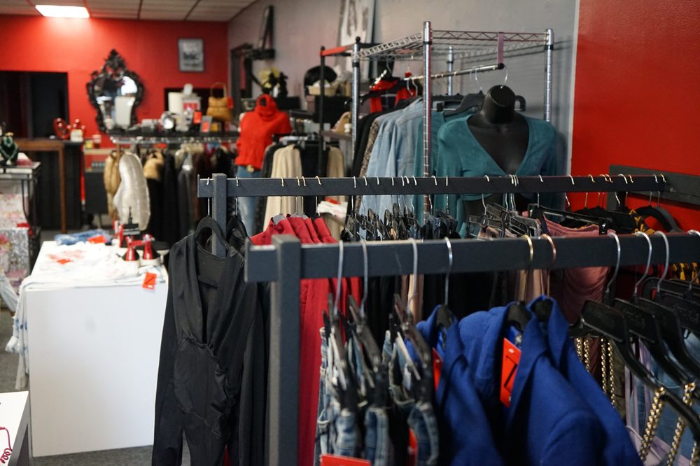 NEW BEDFORD THRIFT 26 Photos 281 Union St, New Bedford