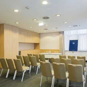 1. Hotel NH Danube City