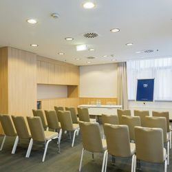 Hotel NH Danube City