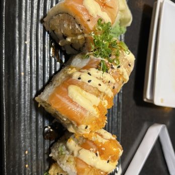 Sushi Hook - Island Roll - Sushi Bars Near Me - Sacramento, California