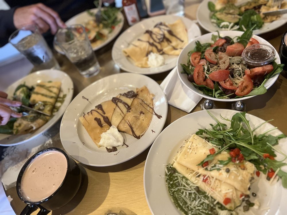 Social spots from The Crêpery
