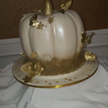 Dortoni Bakery - Pumpkin cake - Bakeries Near Me - Port Jefferson, New York