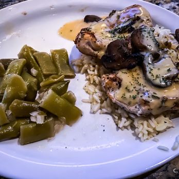Cheddar's Scratch Kitchen - Dijon Chicken & Mushrooms - Comfort Food Near Me - Kissimmee, Florida
