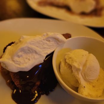 The Pearl - Mississippi mud pie - good but not as special as the brown sugar pie - New American Near Me - Columbus, Ohio The Pearl - Mississippi mud pie - good but not as special as the brown sugar pie - New American Near Me - Columbus, Ohio
