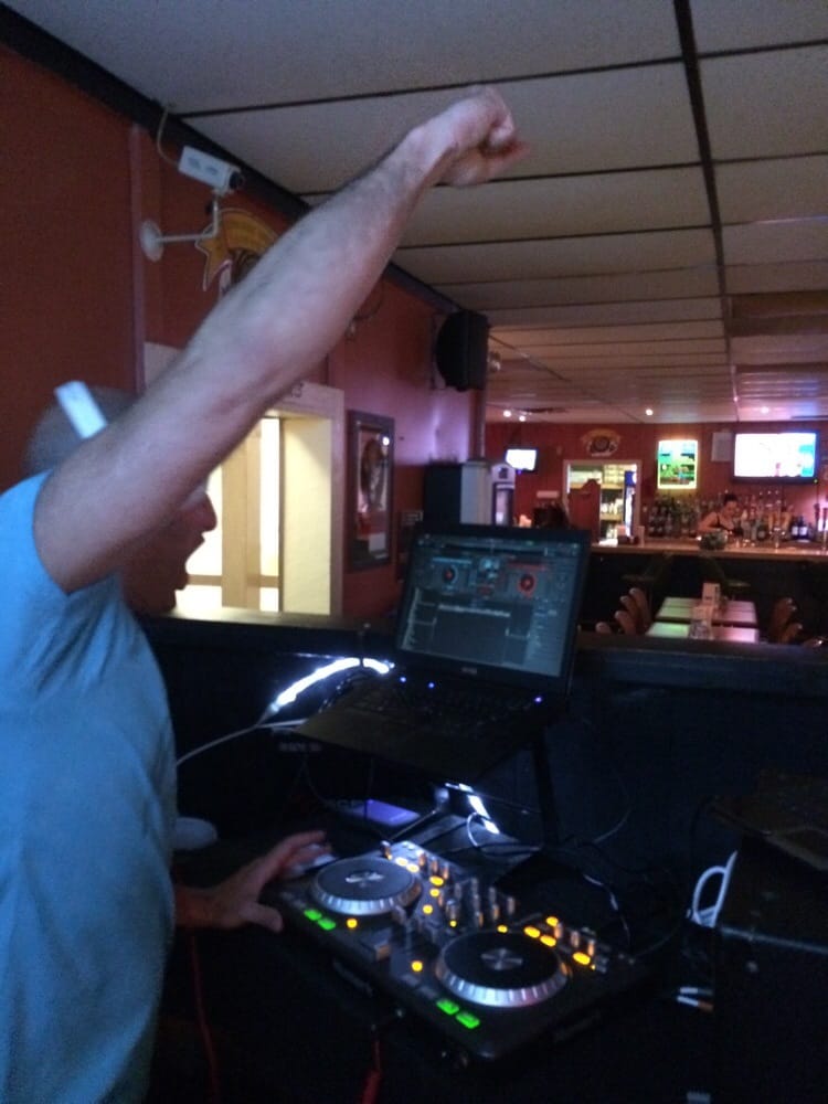 BUDDY’S LOWER LEVEL BAR & GRILL Updated September 2024 175 Eddie