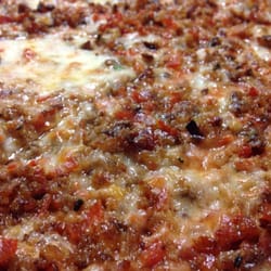 La Sicilia - Close up of Meat Lovers Pie!