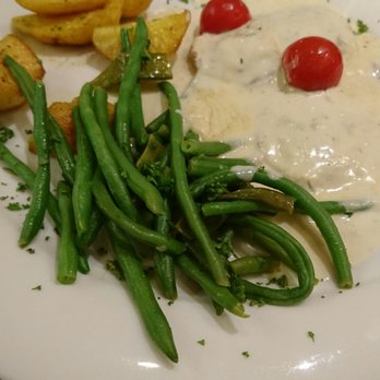 Al Teatro - Scaloppina al Gorgonzola - Italian Near Me - Augsburg, RP Al Teatro - Scaloppina al Gorgonzola - Italian Near Me - Augsburg, RP
