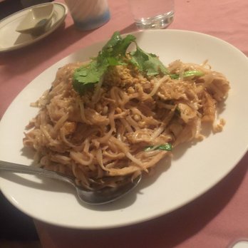 Lee's & Mt Fuji - Chicken pai thai - Chinese Near Me - Marlborough, New Hampshire