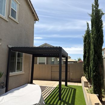 NorCal Assembly & Cleaning - Mirador pergola with 2 screens - Home Cleaning Near Me NorCal Assembly & Cleaning - Mirador pergola with 2 screens - Home Cleaning Near Me
