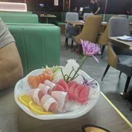 20 piece sashimi- hubby had 3 orders and they all came out beautifully. 20 piece sashimi- hubby had 3 orders and they all came out beautifully.