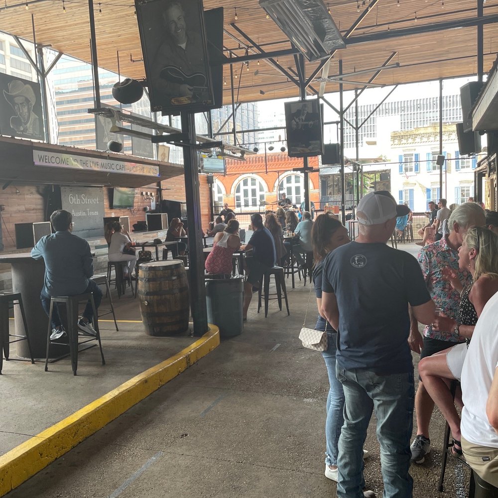 Blind Pig Pub - Dive Bars Near Me - Austin, Texas Blind Pig Pub - Dive Bars Near Me - Austin, Texas
