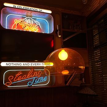 Bandits Burger & Dive - Cocktail Bars Near Me - New York, New York