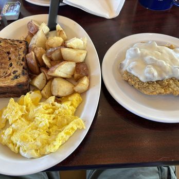 Darrell's Dog Gone Good Diner - Country fried steak breakfast. - Breakfast & Brunch Near Me - Gainesville, Florida Darrell's Dog Gone Good Diner - Country fried steak breakfast. - Breakfast & Brunch Near Me - Gainesville, Florida
