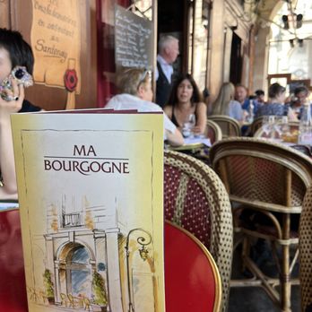 Ma Bourgogne - Outdoor dining... overlooking Place de Vosges.  Gorgeous! - French Near Me - Paris, 75