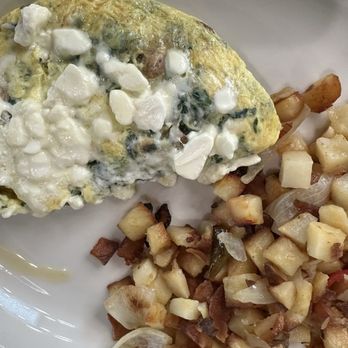 Louise's Pantry - Omelet with feta, spinach snd mushrooms - American Near Me - La Quinta, California
