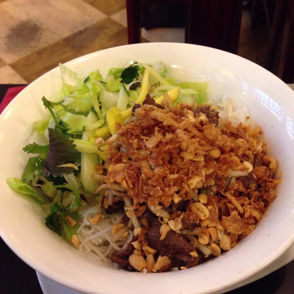 Ngan Tinh - Forgot the exact name, but this is the dish where has salad and glass noodle and beef! the dry version Vietnamese noodle soup! - Vietnamese Near Me - Hamburg, HH Ngan Tinh - Forgot the exact name, but this is the dish where has salad and glass noodle and beef! the dry version Vietnamese noodle soup! - Vietnamese Near Me - Hamburg, HH