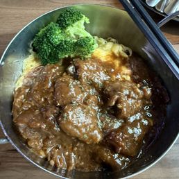 Beef & Eggs instant noodles