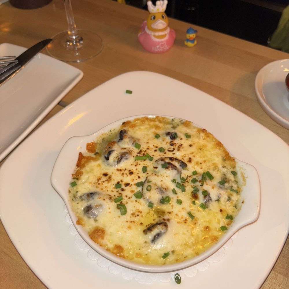 Bistro St-Malo - Escargot - Bistros Near Me - Quebec City, Quebec Bistro St-Malo - Escargot - Bistros Near Me - Quebec City, Quebec
