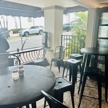 Cosentino's Pizza - Inside seating area - Pizza Near Me - San Clemente, California Cosentino's Pizza - Inside seating area - Pizza Near Me - San Clemente, California