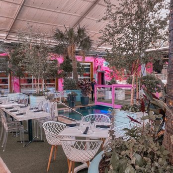 XOXO Dining Room - Garden area - New American Near Me - Dallas, Texas