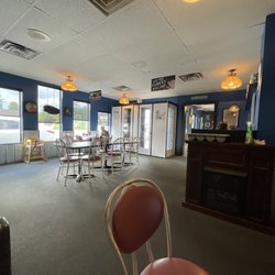 Bluewater Restaurant - View of the main dining room.
