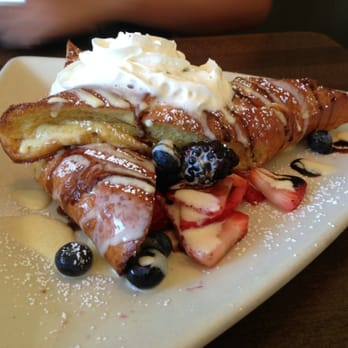 Starling Diner - French Toast Baguette with Seasonal Berries - New American Near Me - Long Beach, California