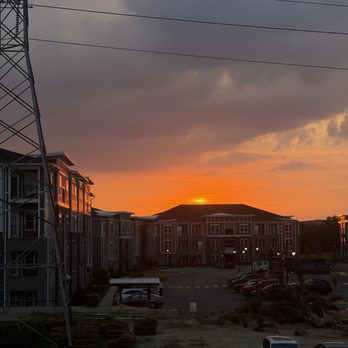 Hawthorne at the Crest - Complex sunset! - Apartments Near Me - Ooltewah, Tennessee Hawthorne at the Crest - Complex sunset! - Apartments Near Me - Ooltewah, Tennessee