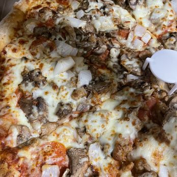 Five Star Pizza - Large Deluxe Pizza, no green peppers, extra mushrooms. - Pizza Near Me - Orange Park, Florida Five Star Pizza - Large Deluxe Pizza, no green peppers, extra mushrooms. - Pizza Near Me - Orange Park, Florida