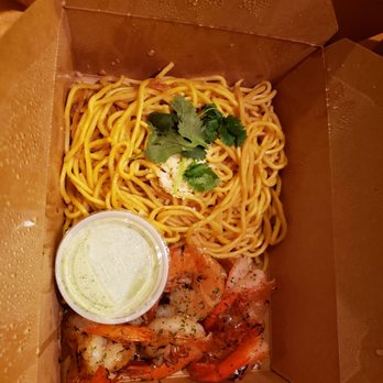 District 5 - Garlic Noodles w/prawns - Noodles Near Me - Lake Forest, California
