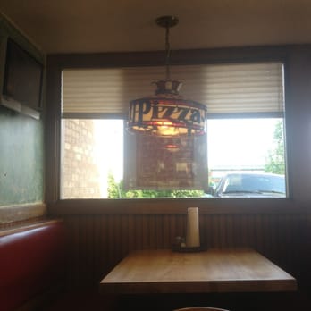 Pizza Hut - a view of the outside of the restaurant - Pizza Near Me - Coraopolis, Pennsylvania