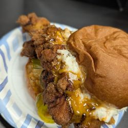 Fluffies Hot Chicken - Hackensack