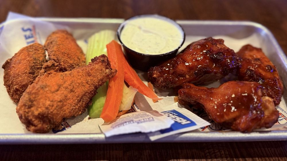 Rookies All-American Pub & Grill Logo