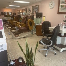 This Salon was completely empty and the worker said he was not able to service me