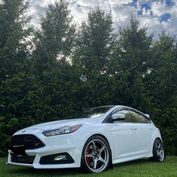 thedetailtechie - Ford Focus ST: Wash, wheel cleaning, and ceramic coating - Auto Detailing Near Me