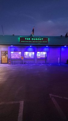 THE DUGOUT SPORTS BAR & GRILL - 21 Photos - 4880 E 22nd St, Tucson ...