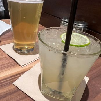 Lazy Dog Restaurant & Bar - Margarita - New American Near Me - Cerritos, California
