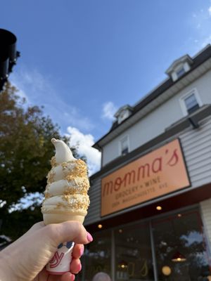 Momma's Grocery + Wine by null