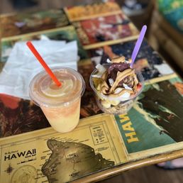 A smoothie and an açaí bowl (add peanut butter) 10/2023