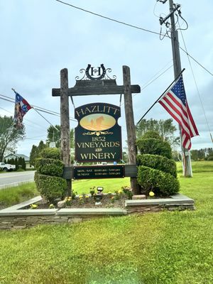 Hazlitt 1852 Vineyards by null