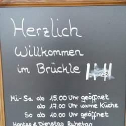 Gasthaus zum Brückle - Willkommenschild mit Öffnungszeiten